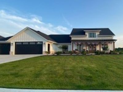 1275 Cherry Ridge Ct, Dubuque, IA, 52003