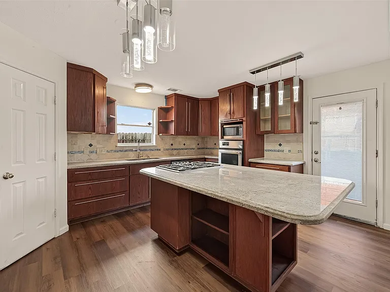 15910 Clayton Bend Dr — Photo 25