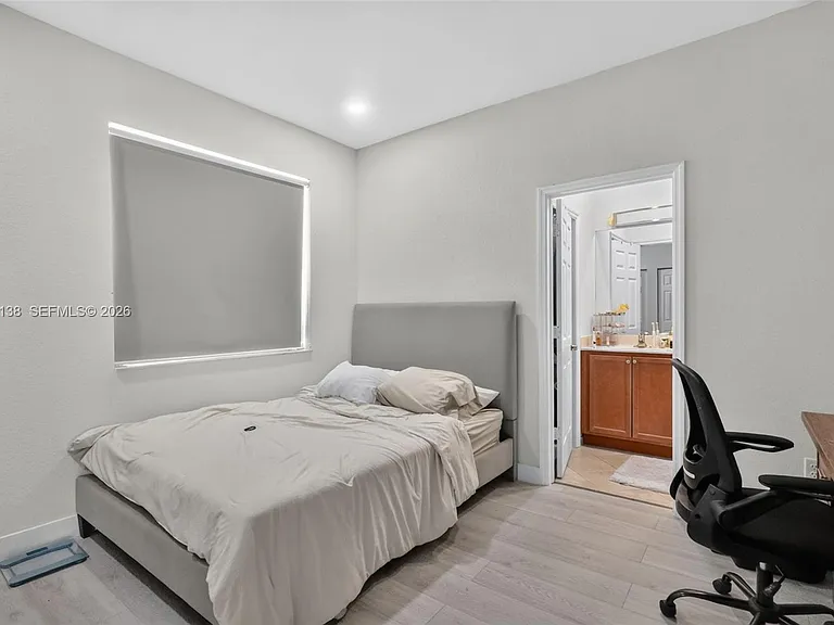 4422 NW 112th Ct — Photo 31