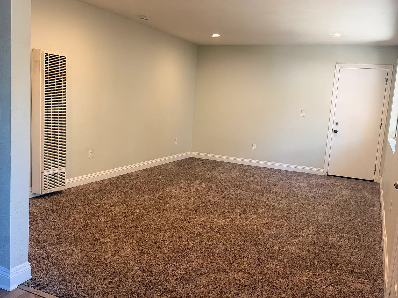 4614 Fisher St — Photo 1