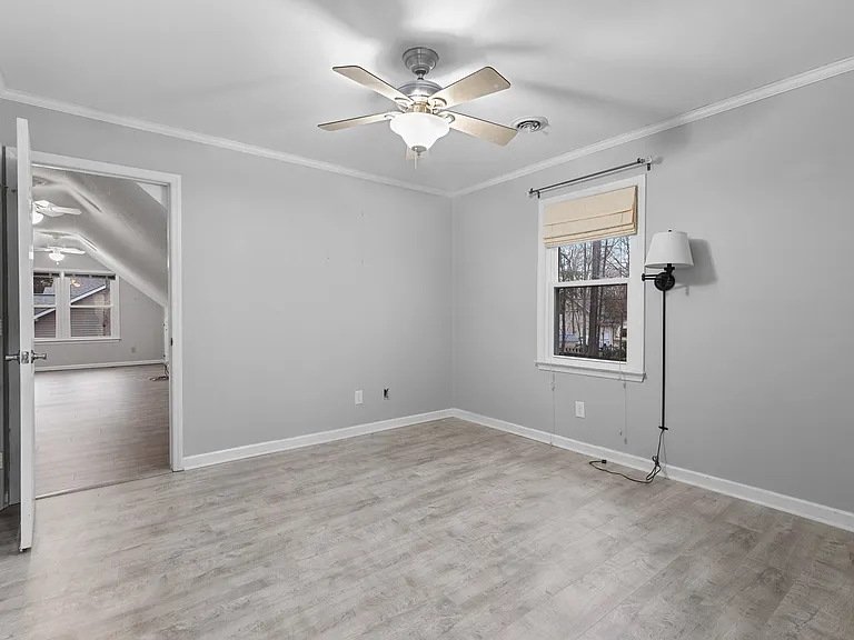 502 Westfield Ln — Photo 32