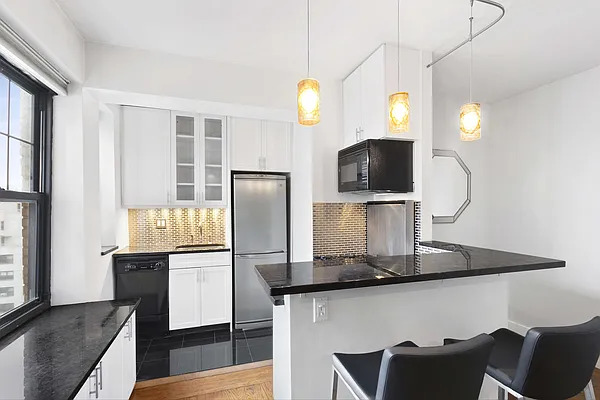 Rented by Compass | media 7