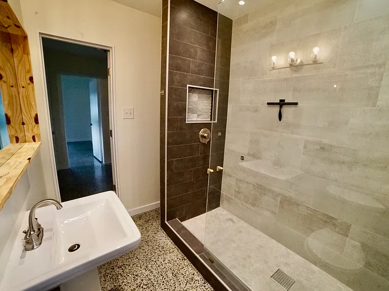 2488 Davis Blvd — Photo 10