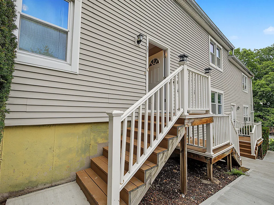 6 Irving Pl #3C