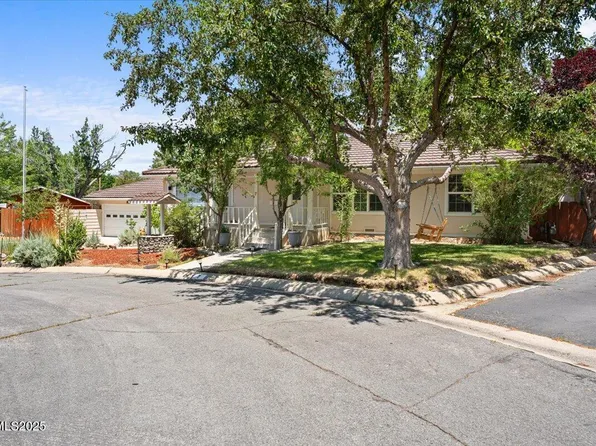 7 Circle Dr, Carson City, NV 89703