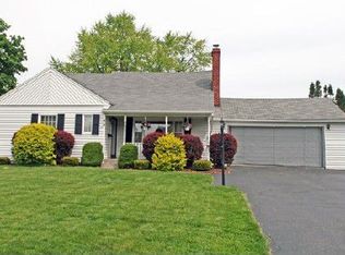 96 Simmons St, Gates, NY 14606