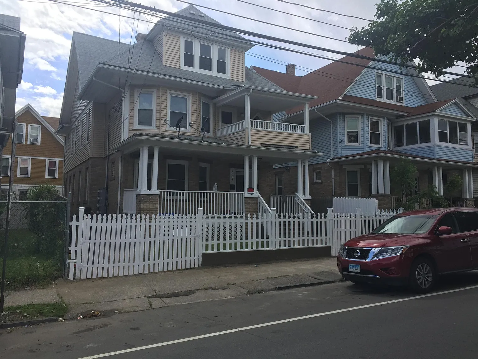 3 bed, 1100 sqft, $2,200 — Photo 1