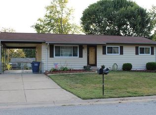 4 Saint Xavier Dr, Saint Peters, MO 63376
