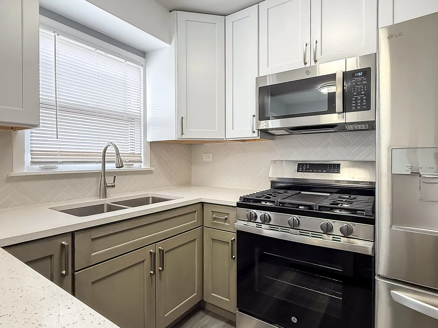 2 bed, 750 sqft, $1,775 — Photo 3