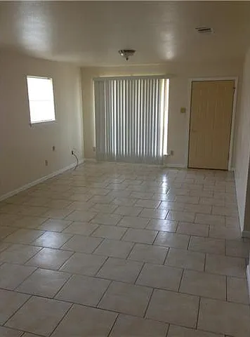 4110 Saint Bernard Ave — Photo 8