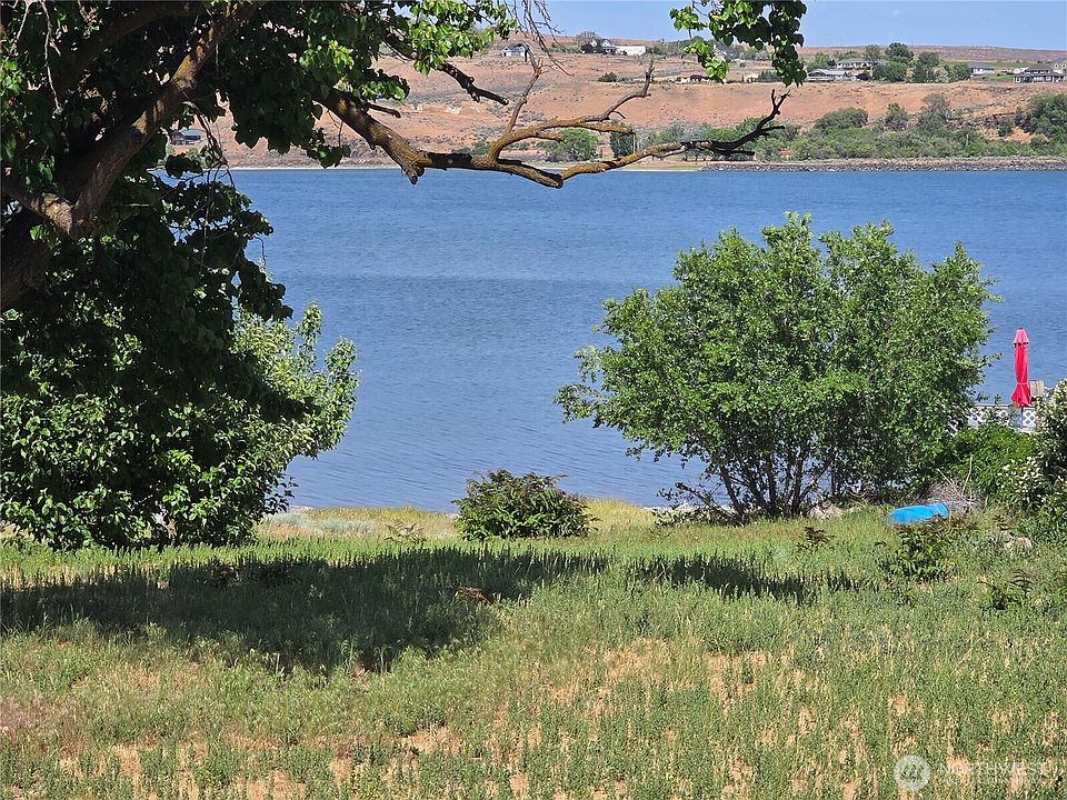 1st image of 318 Lakeshore Drive