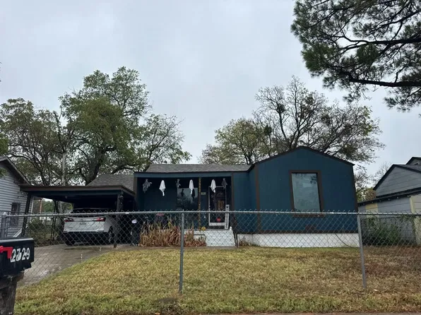 2729 Wallace St, Fort Worth, TX 76105