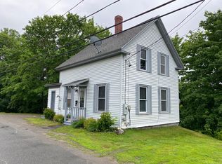 124 Pleasant St, Dexter, ME 04930
