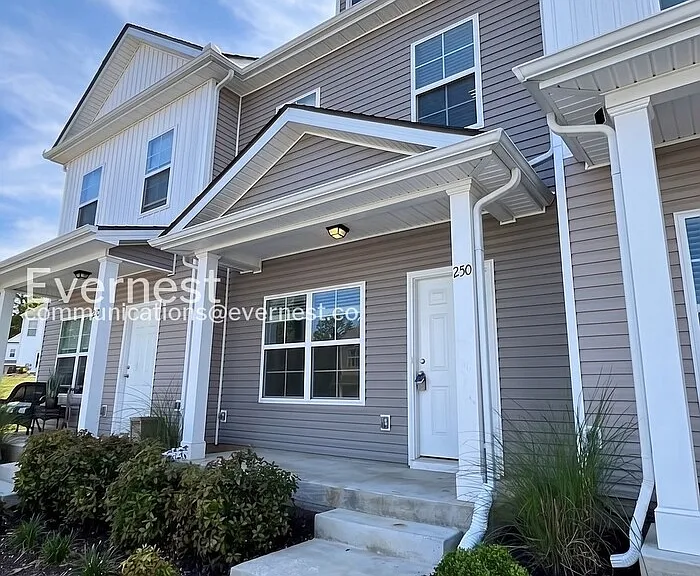250 Tara Ct — Photo 3