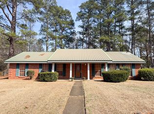 3612 Azalea Cir, Columbus, MS 39705
