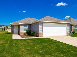 5087 W Claxton Cir, Fayetteville, AR 72704
