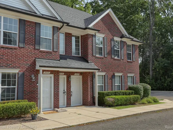 8455 Williamstown Dr, Shelby Township, MI 48316