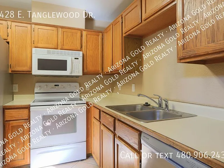 4428 E Tanglewood Dr — Photo 8