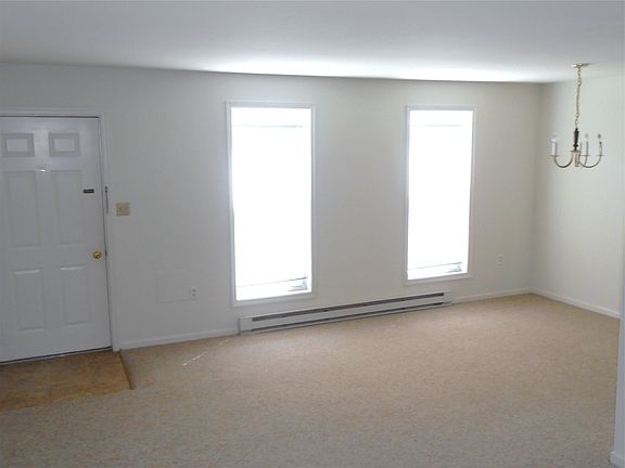 Entrance & Dining Area