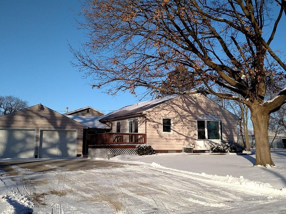 1st image of 313 8th Ave N
