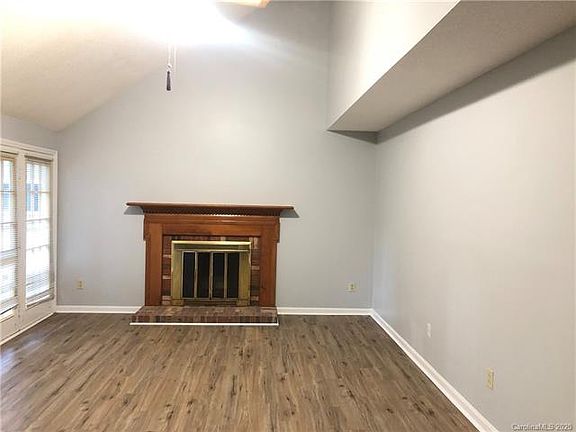 2nd image of 6130 Bayswater Ln