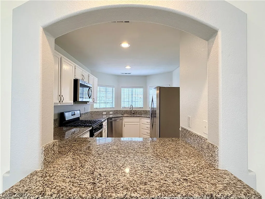 3 bed, 2.5 bath, 1422 sqft, $1,900 — Photo 4