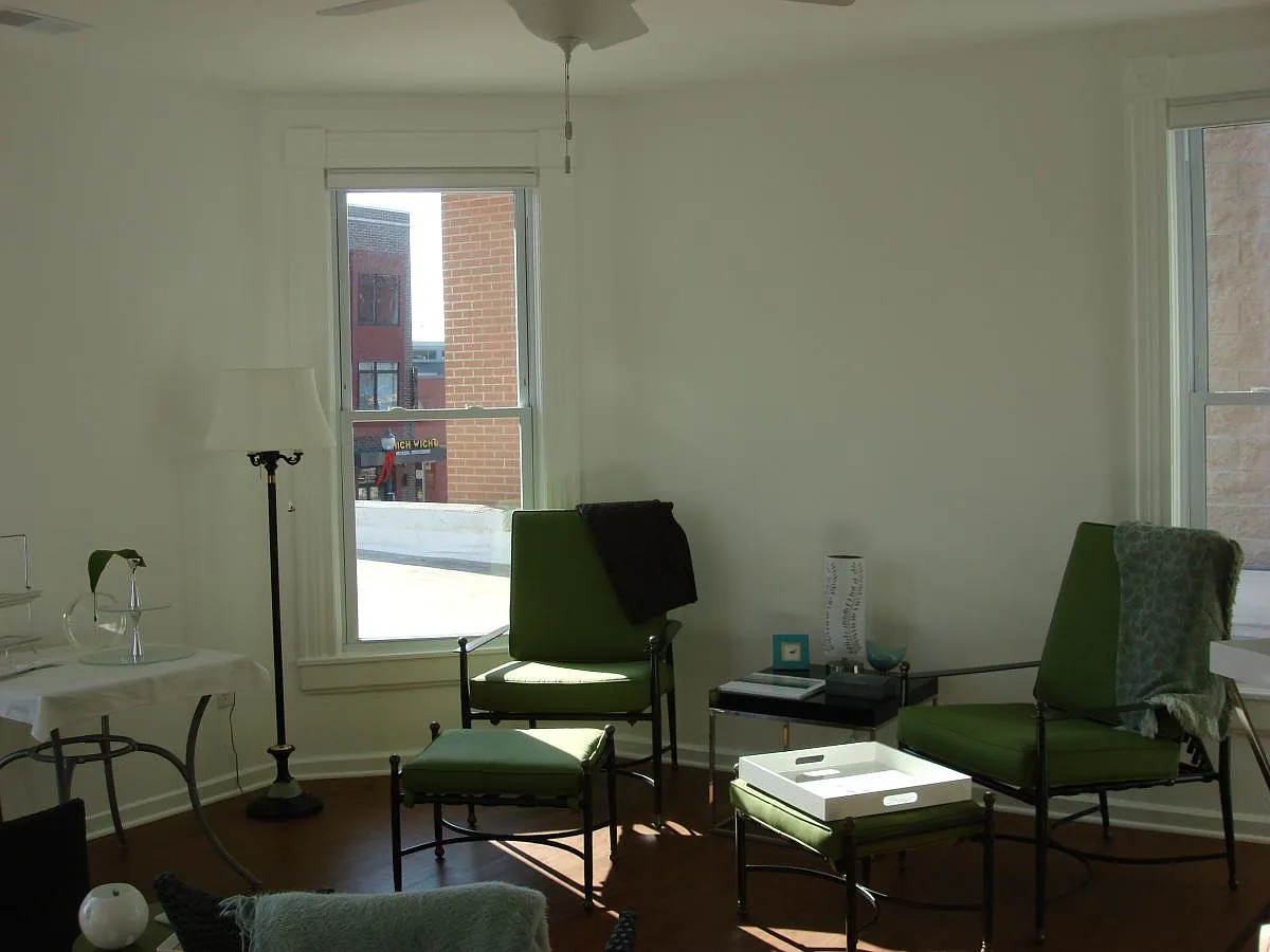 105 N Dunn Street — Photo 3