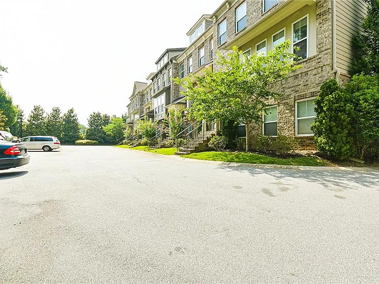 1299 Linden Ct NE — Photo 43
