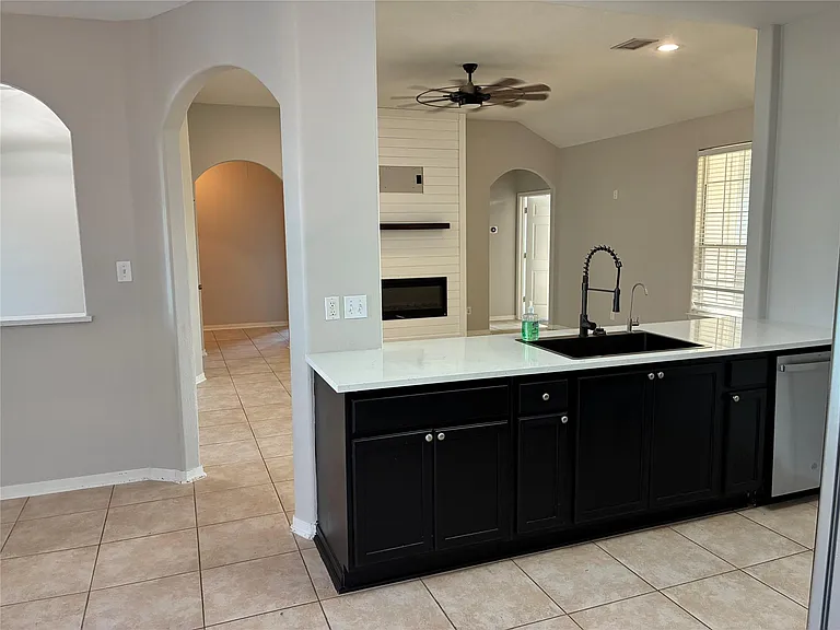 14049 Overstreet Dr — Photo 7