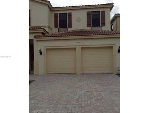 19252 NE 9th Pl, Miami, FL 33179