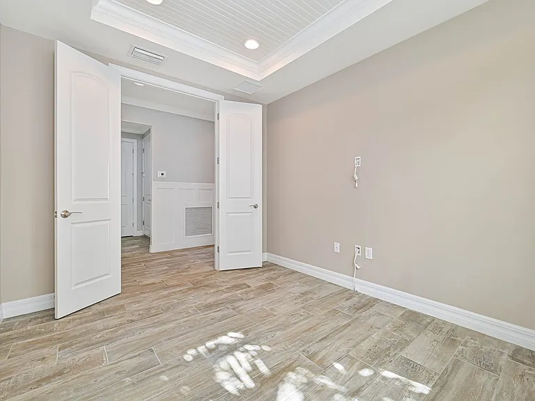 14589 Laguna Dr — Photo 25