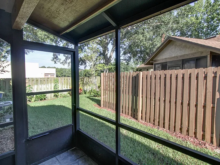 407 Douglas Way — Photo 16