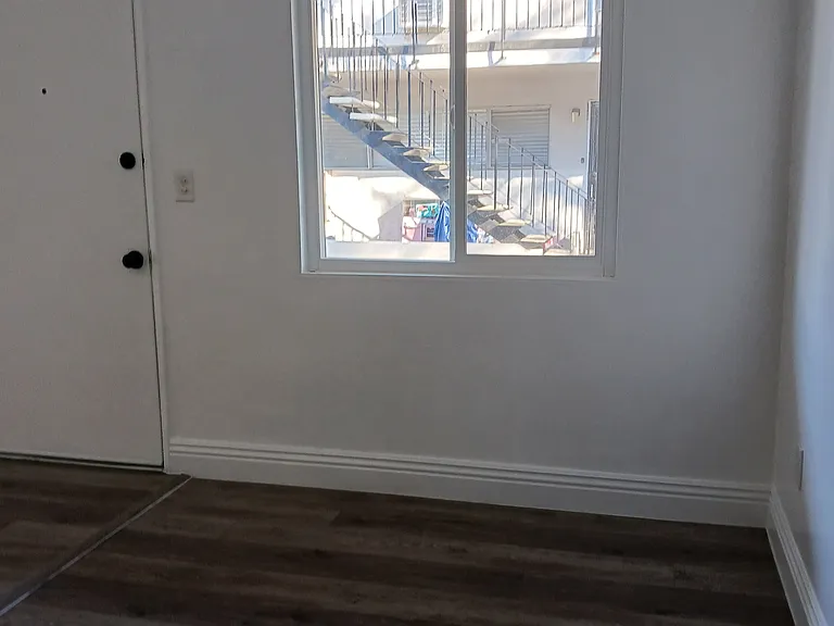 14132 Vanowen St #3 — Photo 1
