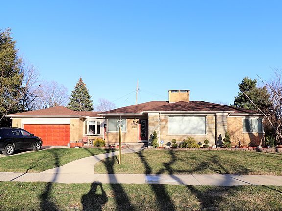 3rd image of 1900 Belmont St
