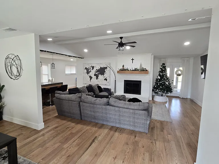 5509 Edgewater Cir — Photo 2