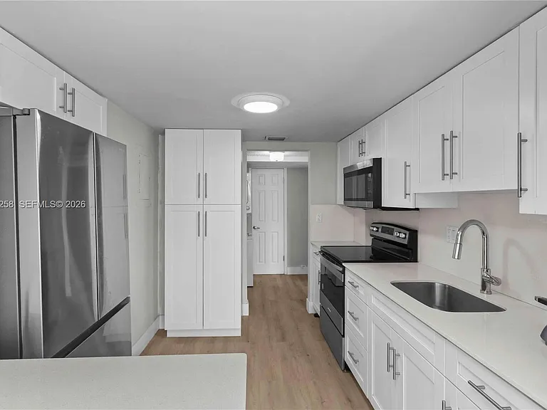 9411 SW 4th St #308 — Photo 12