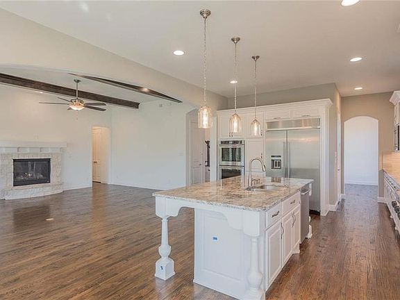 4th image of 4016 Baldomera St