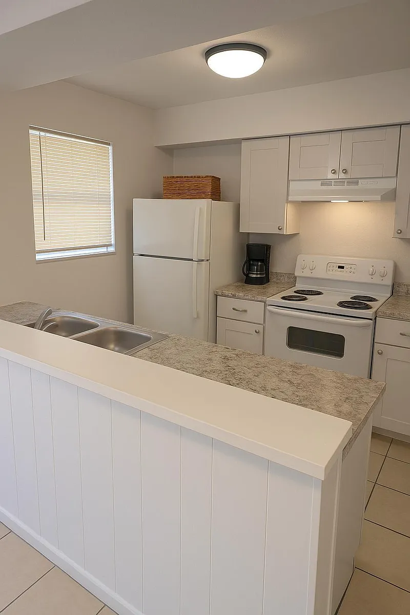 Building Photo - 600 Hilliard St #2