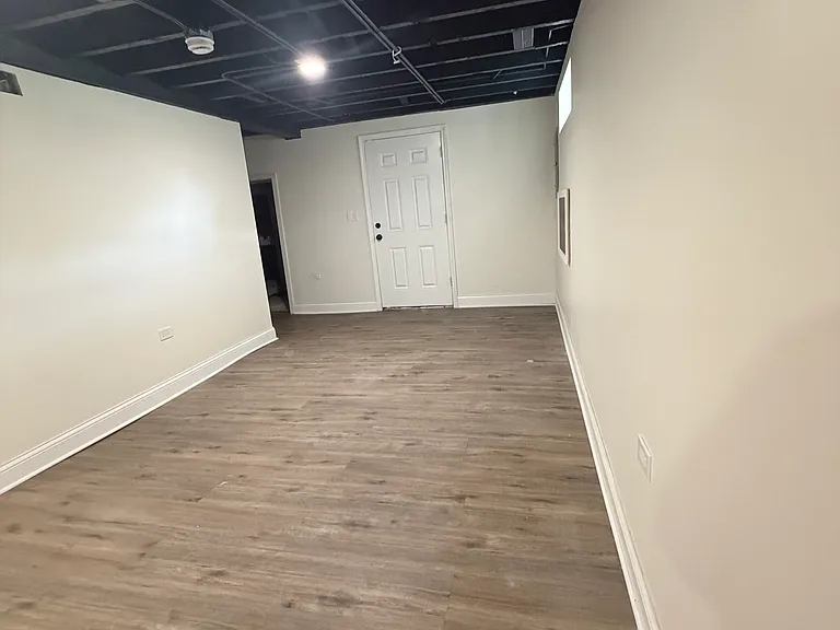 260 W Lincoln Hwy — Photo 14