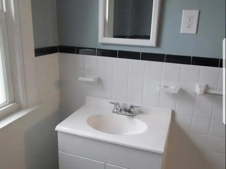 942 Pratt St #22 — Photo 1