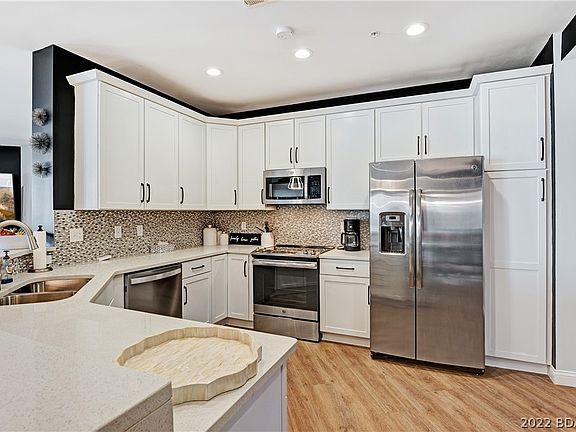 5th image of 166 Captiva Dr #1A