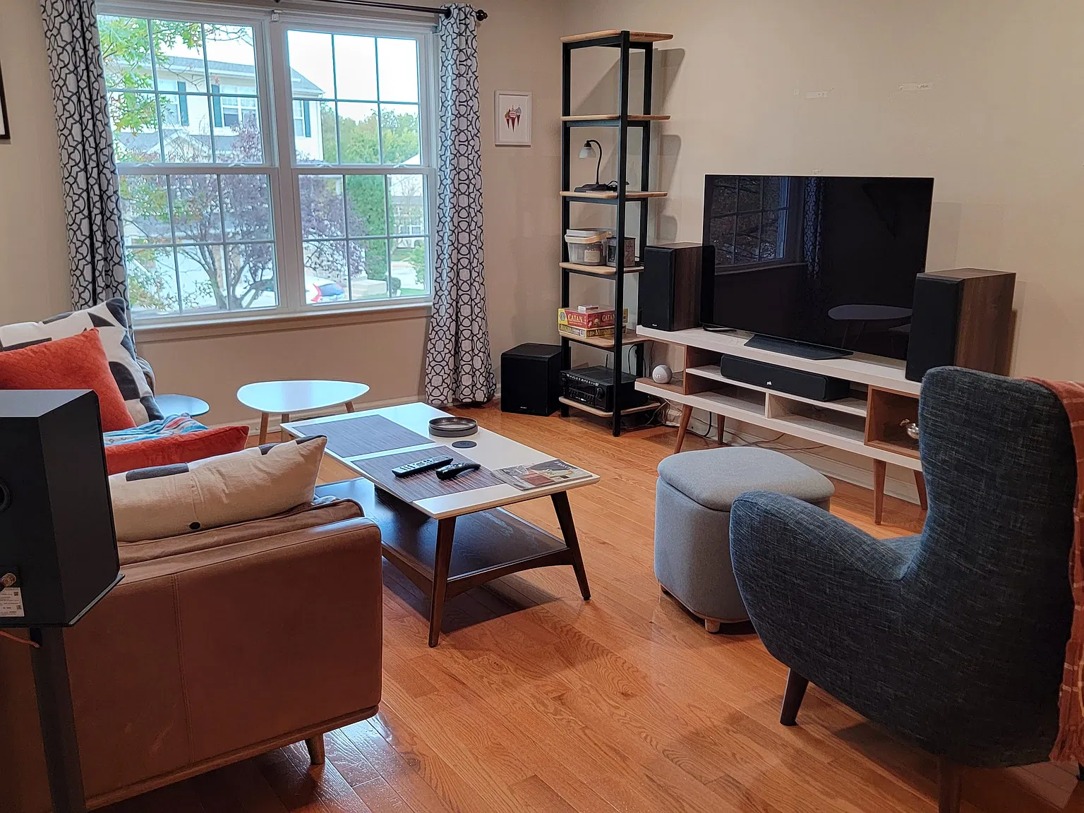 3 bed, 2.5 bath, 1680 sqft, $3,000 — Photo 2