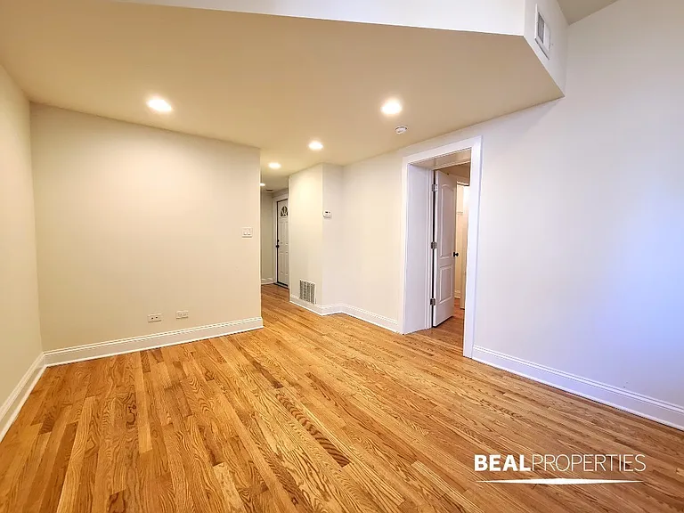 4036.5 N Ashland Ave #GDS — Photo 3