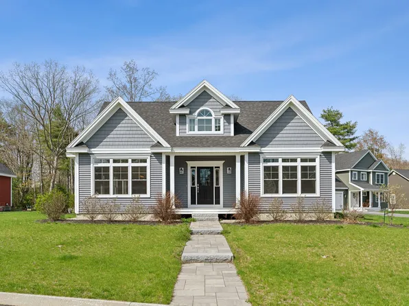 2 Lodge Dr, Saco, ME 04072