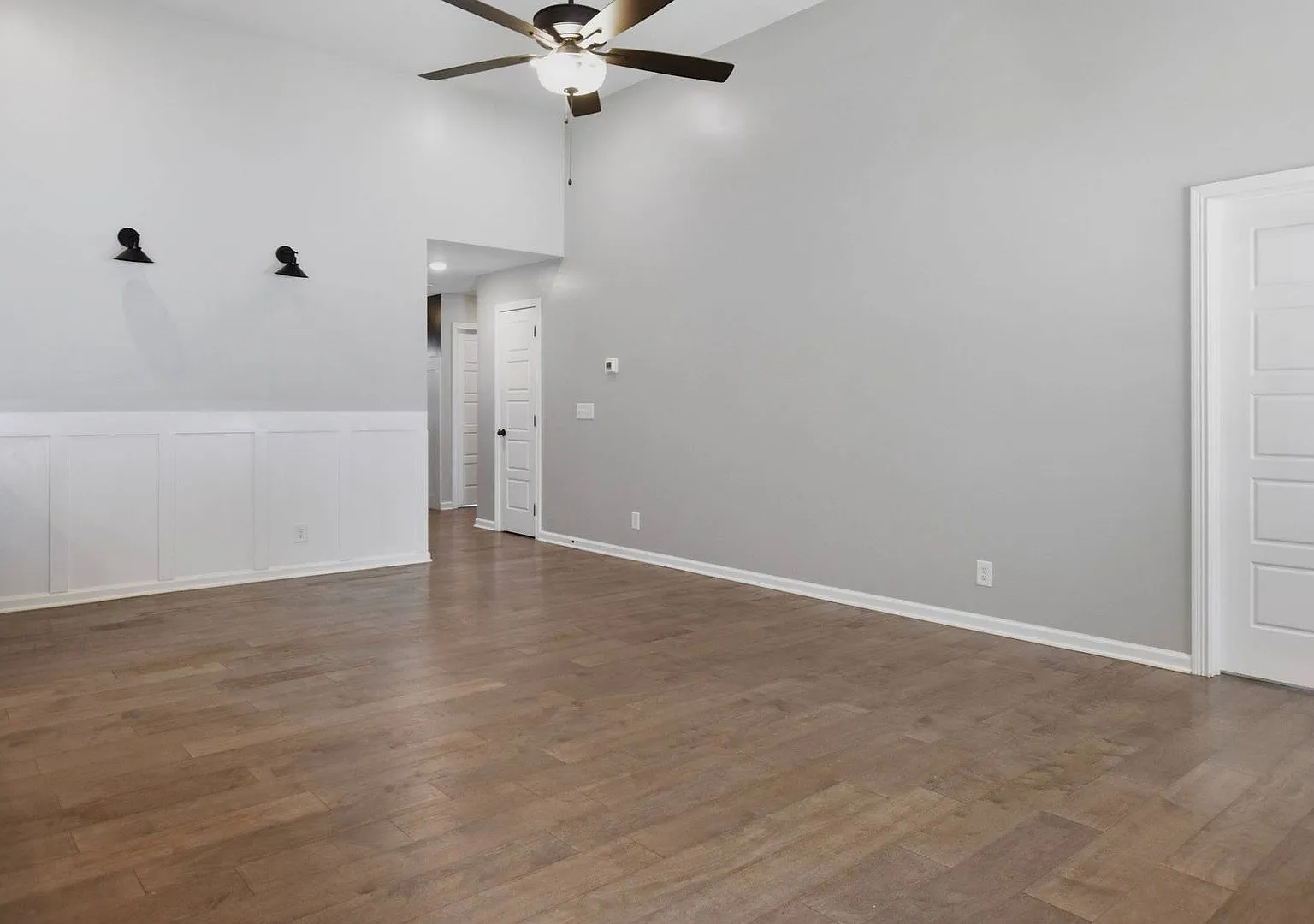 Like New Three Bedroom! — Photo 3