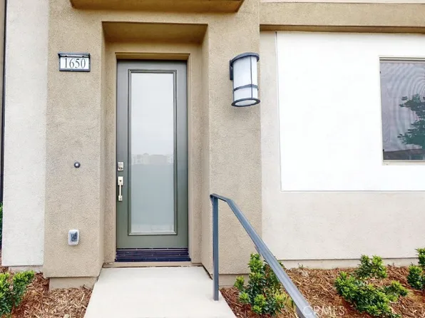 1650 W Saratoga Ln, San Pedro, CA 90732
