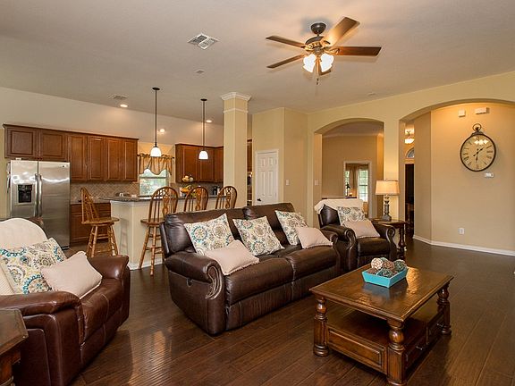 3rd image of 4206 Meadowview Ln