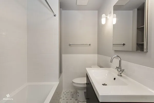 Rented by Dixon Advisory USA Inc. | media 14