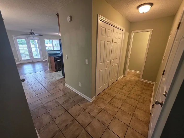 136 Jasmine Cir — Photo 3