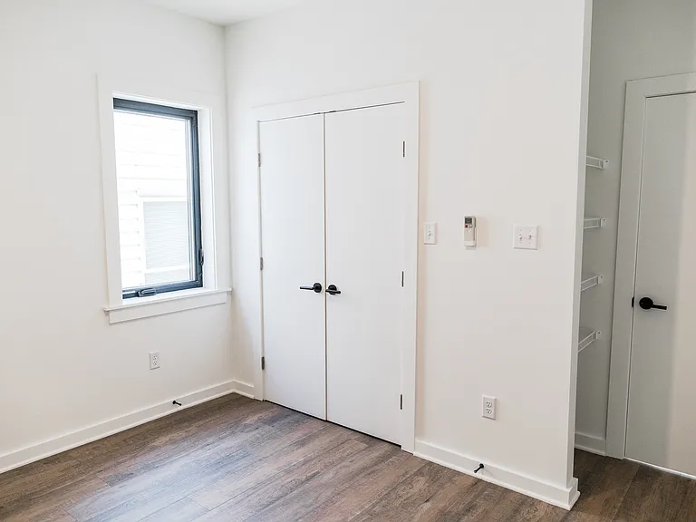 1260 Parkwood Ave — Photo 12